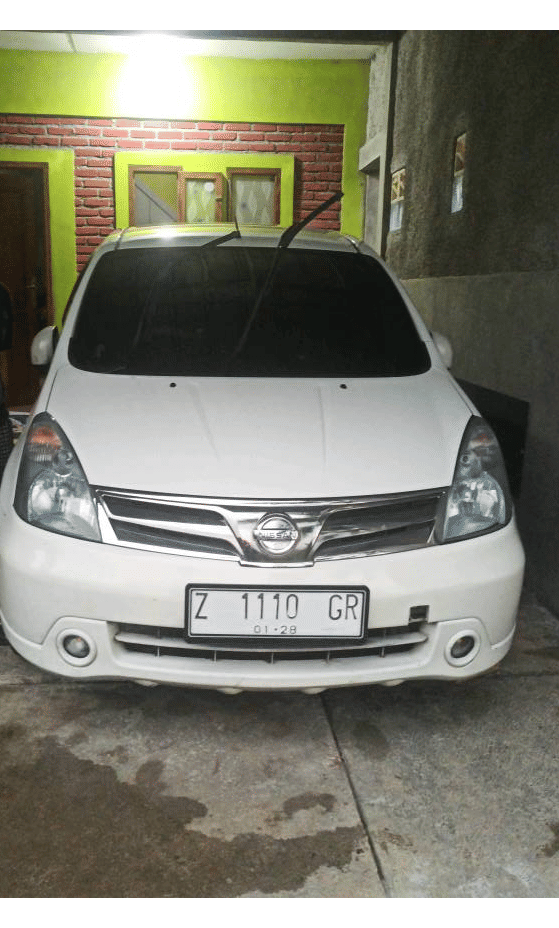Second Hand 2011 Nissan Grand Livina Second Hand 2011 Nissan Grand Livina