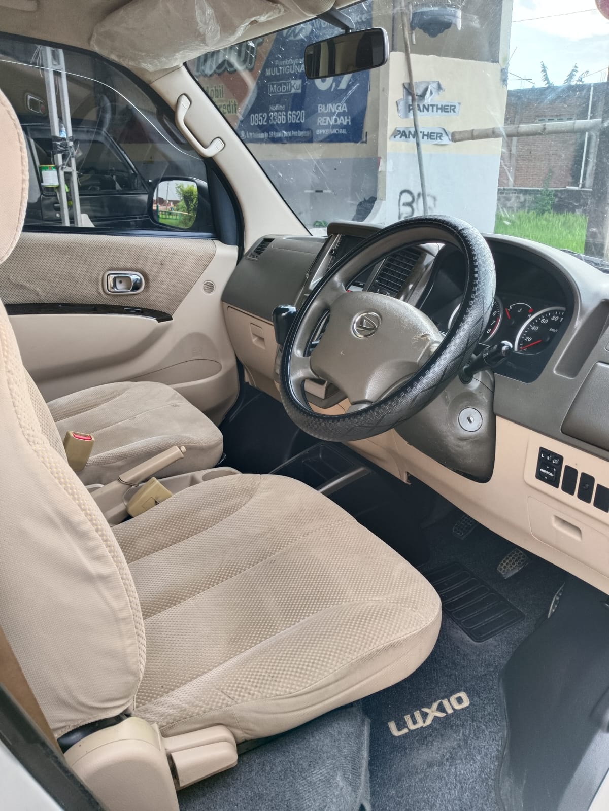 2011 Daihatsu Luxio 2011 Daihatsu Luxio