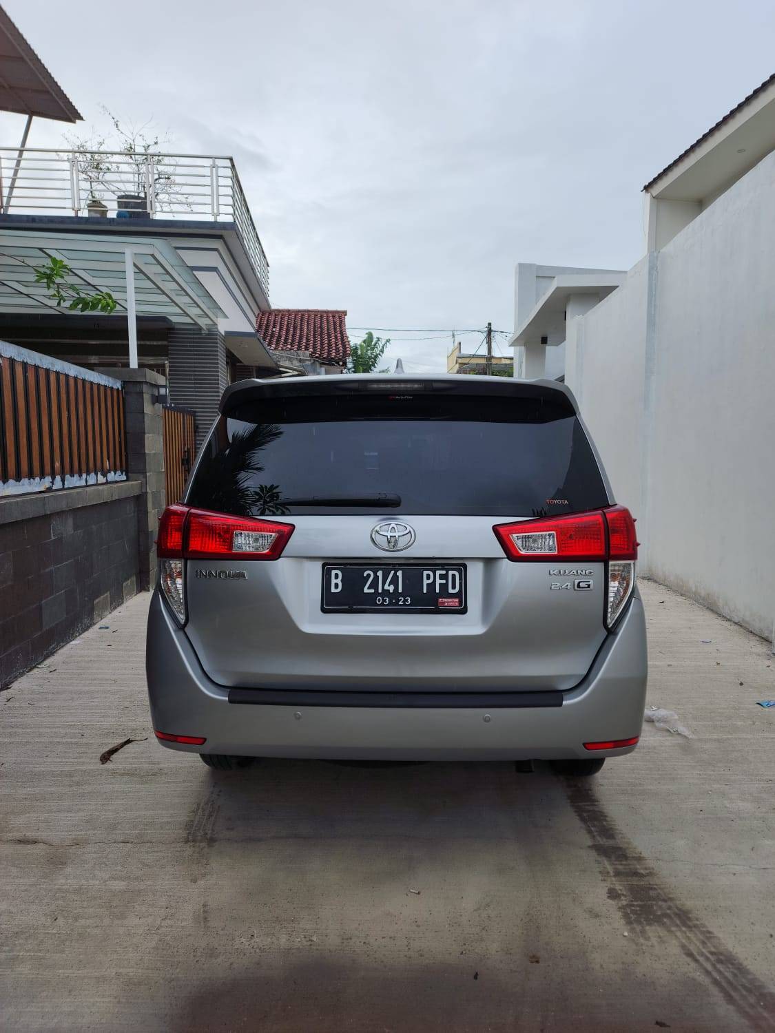 2018 Toyota Kijang Innova REBORN 2.4 G AT DIESEL TRD REBORN 2.4 G AT DIESEL TRD tua