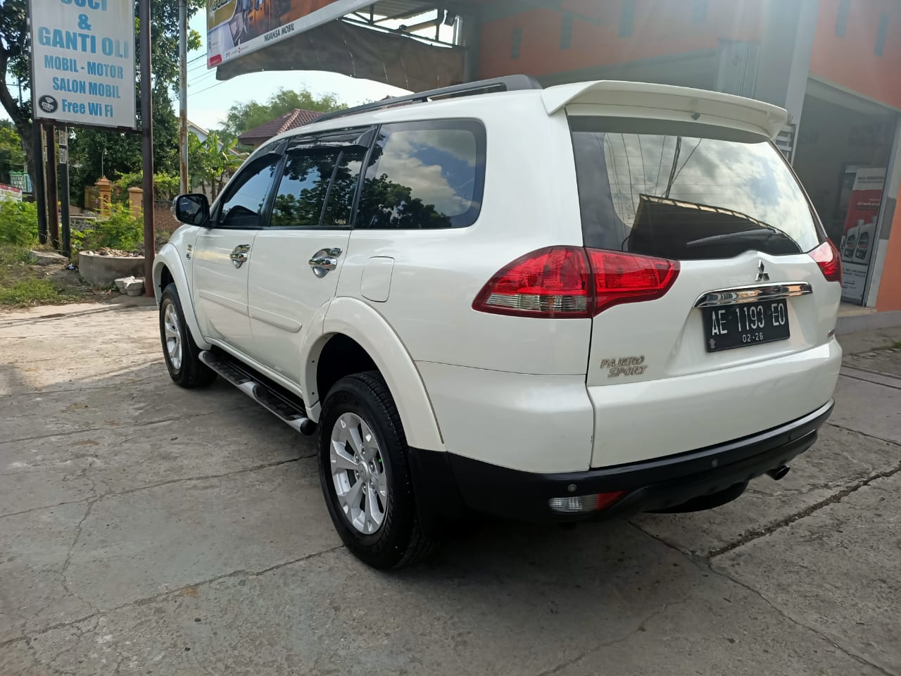 2015 Mitsubishi Pajero Sport Dakar AT 4x2