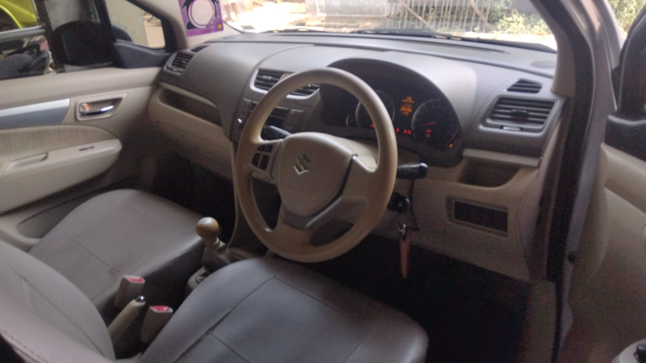 2013 Suzuki Ertiga GX DOUBLE BLOWER MT 2013 Suzuki Ertiga GX DOUBLE BLOWER MT