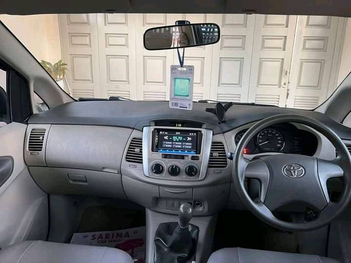 2012 Toyota Kijang Innova 2.5 G MT DIESEL 2012 Toyota Kijang Innova 2.5 G MT DIESEL