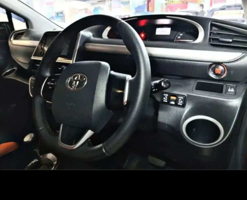 Dijual 2017 Toyota Sienta 1.5L V AT 1.5L V AT Bekas