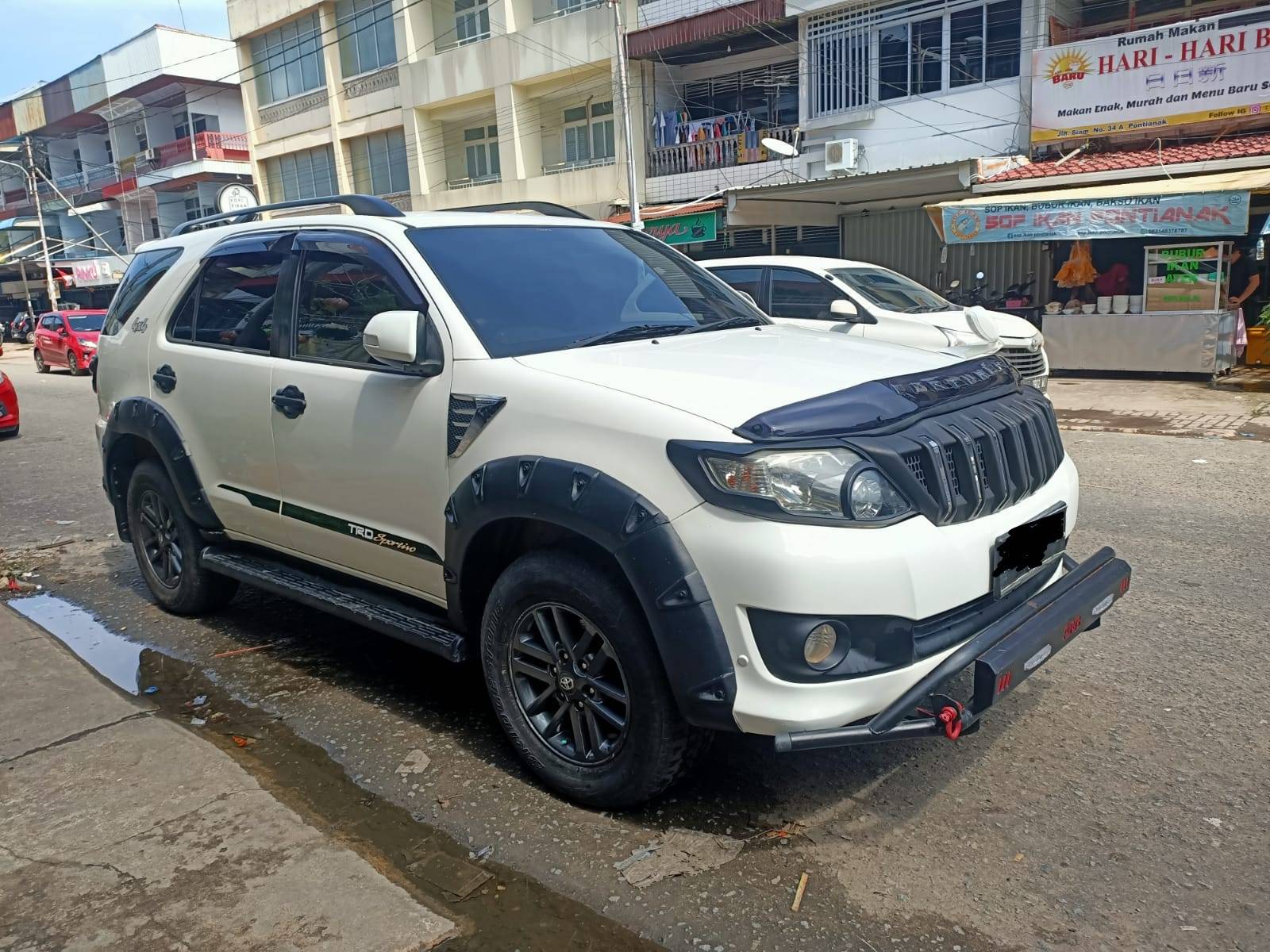 2013 Toyota Fortuner  4X4 V AT MC 2013 Toyota Fortuner  4X4 V AT MC