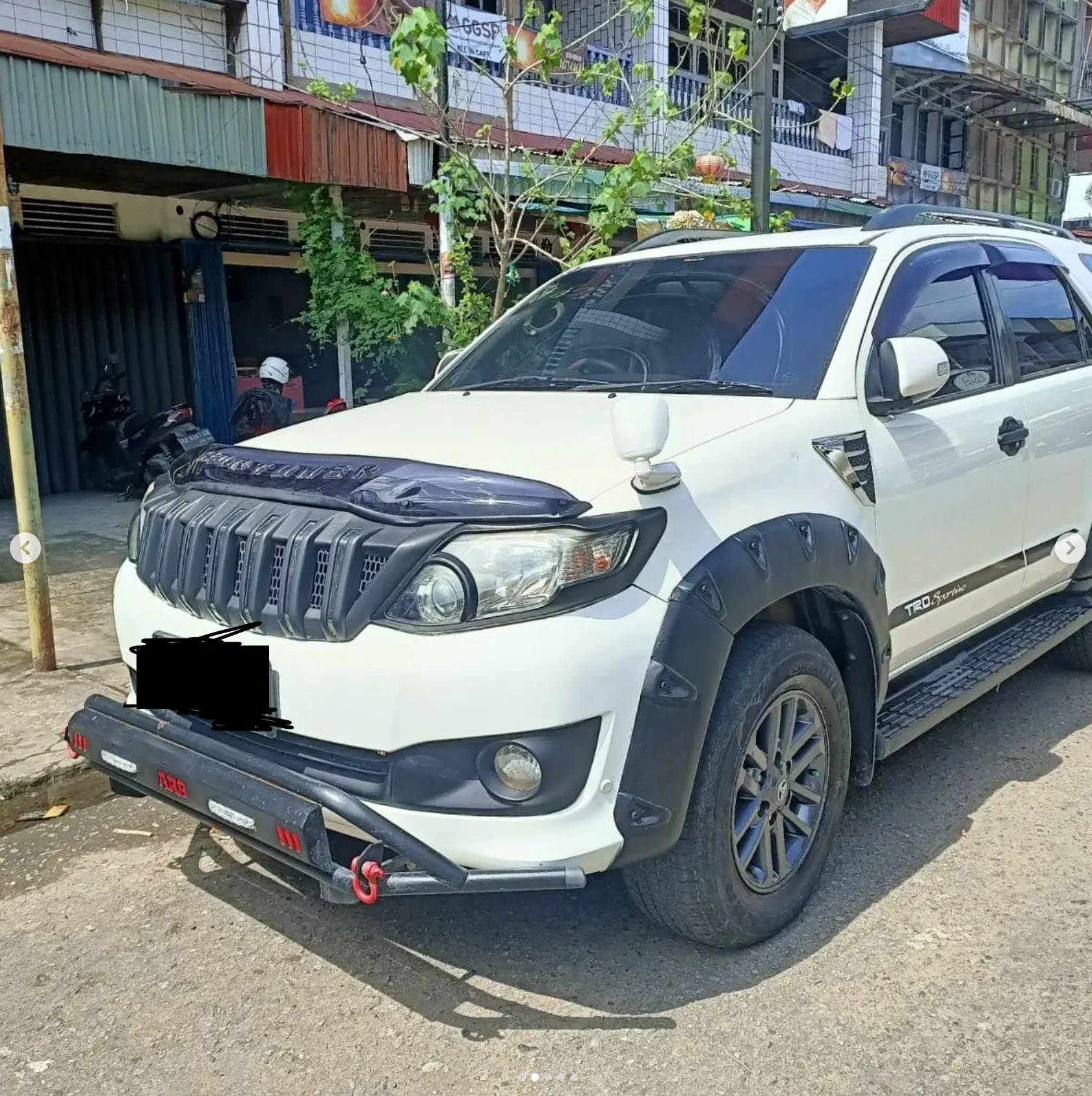 2013 Toyota Fortuner  4X4 V AT MC 2013 Toyota Fortuner  4X4 V AT MC