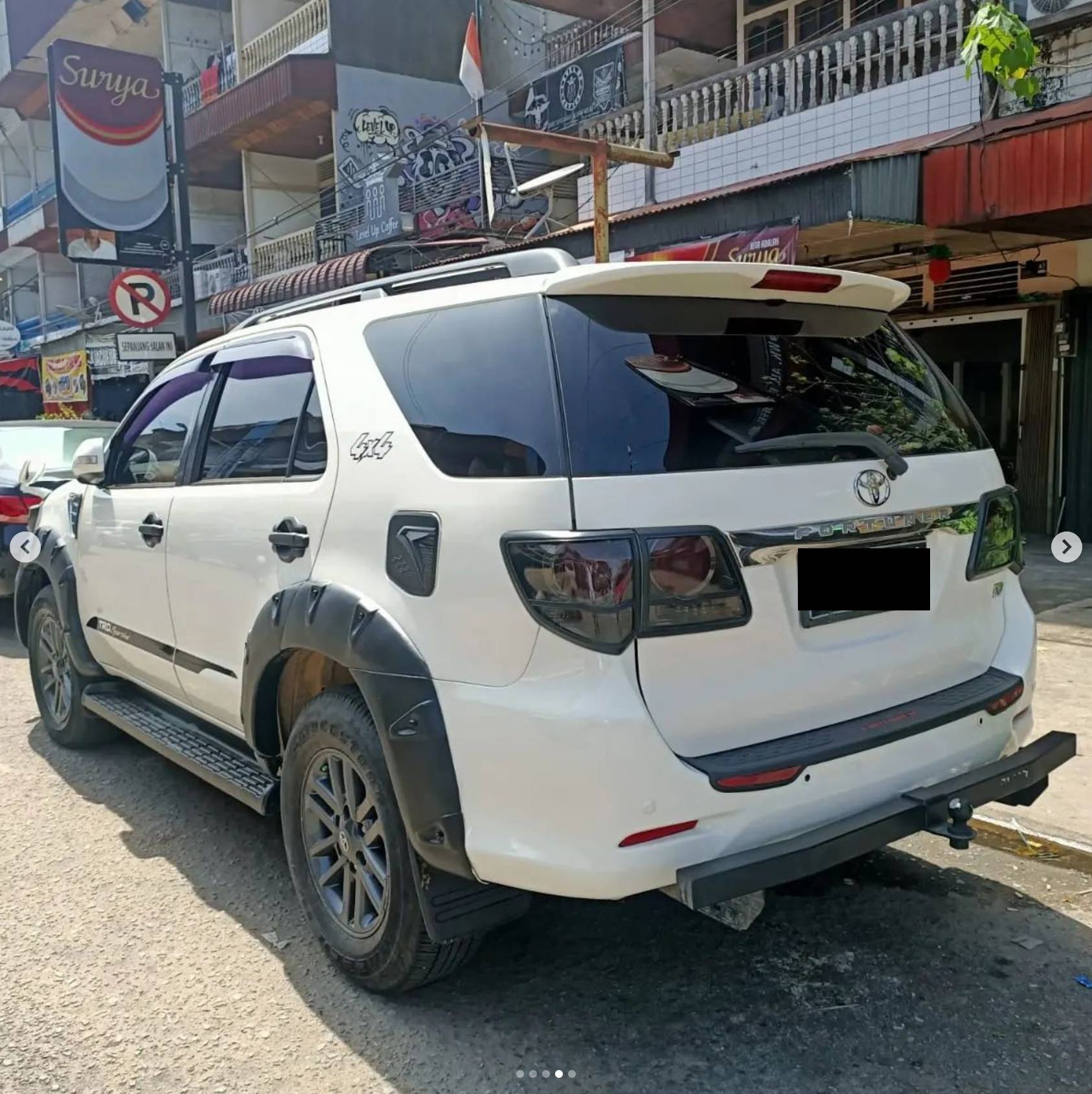 2013 Toyota Fortuner  4X4 V AT MC 2013 Toyota Fortuner  4X4 V AT MC