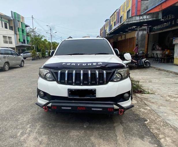 2013 Toyota Fortuner  4X4 V AT MC 2013 Toyota Fortuner  4X4 V AT MC