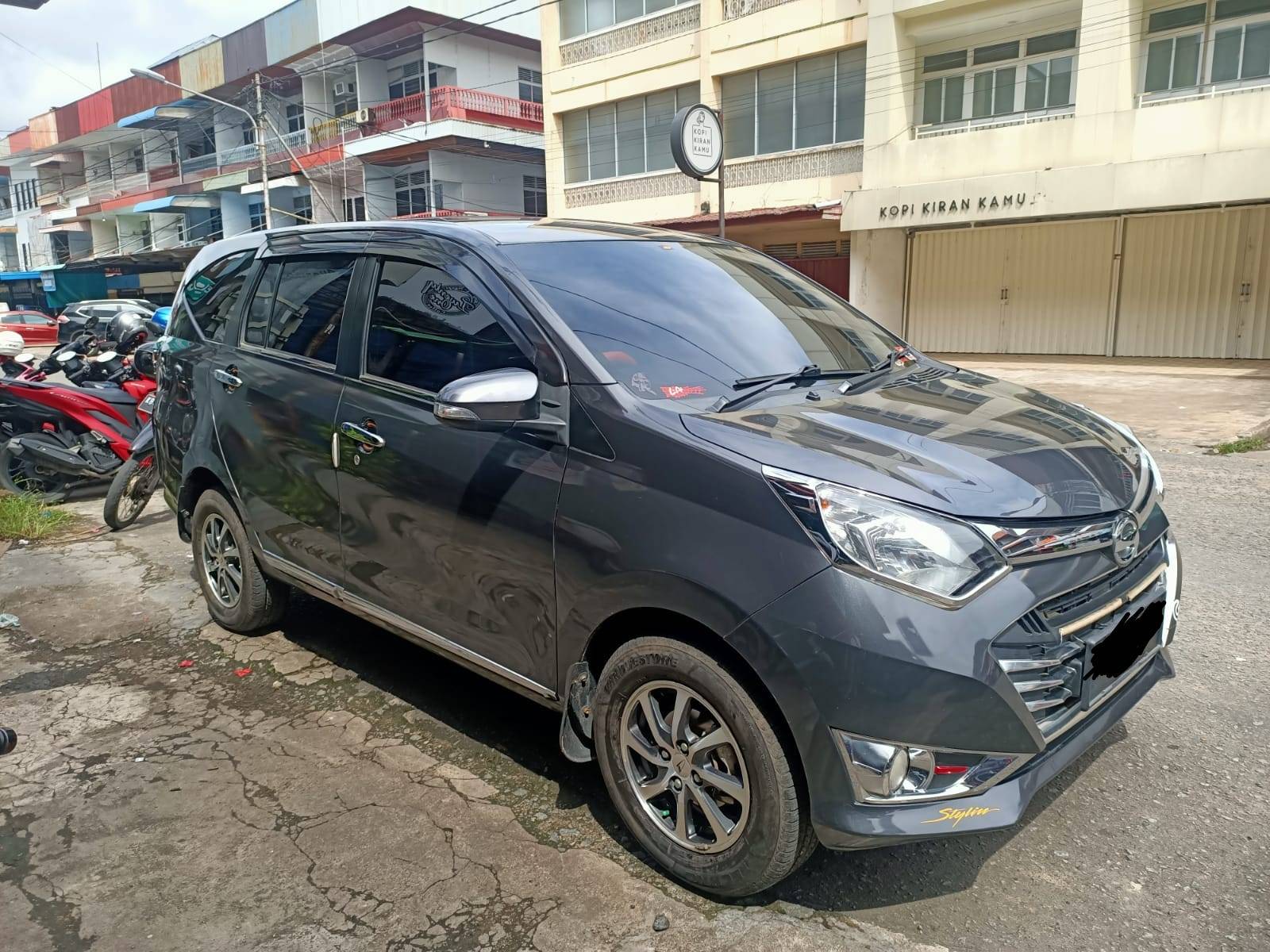 2013 Daihatsu Sigra 1.2 R MT 2013 Daihatsu Sigra 1.2 R MT