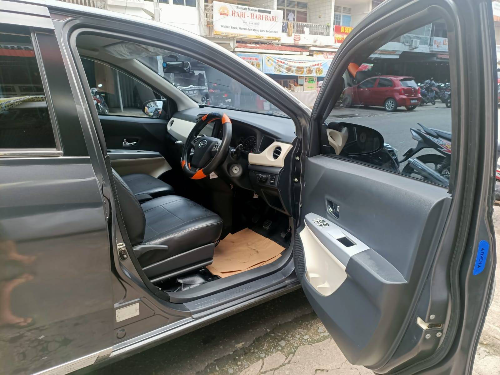 2013 Daihatsu Sigra 1.2 R MT 2013 Daihatsu Sigra 1.2 R MT