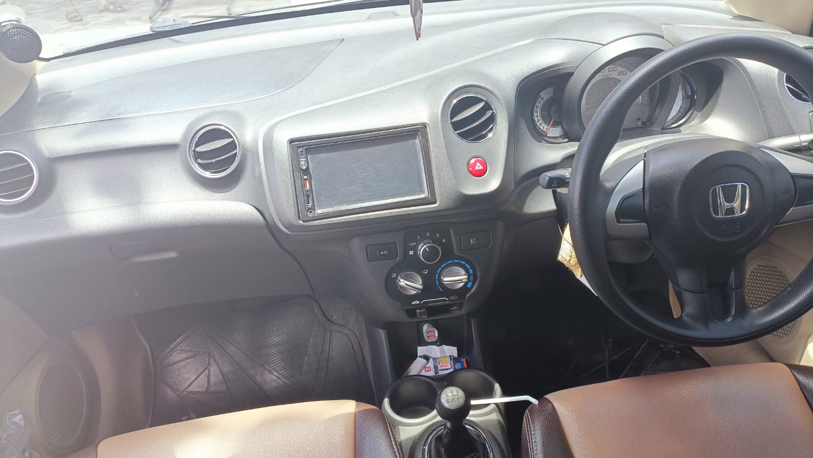 2015 Honda Brio  SATYA 1.2 E MT CKD 2015 Honda Brio  SATYA 1.2 E MT CKD