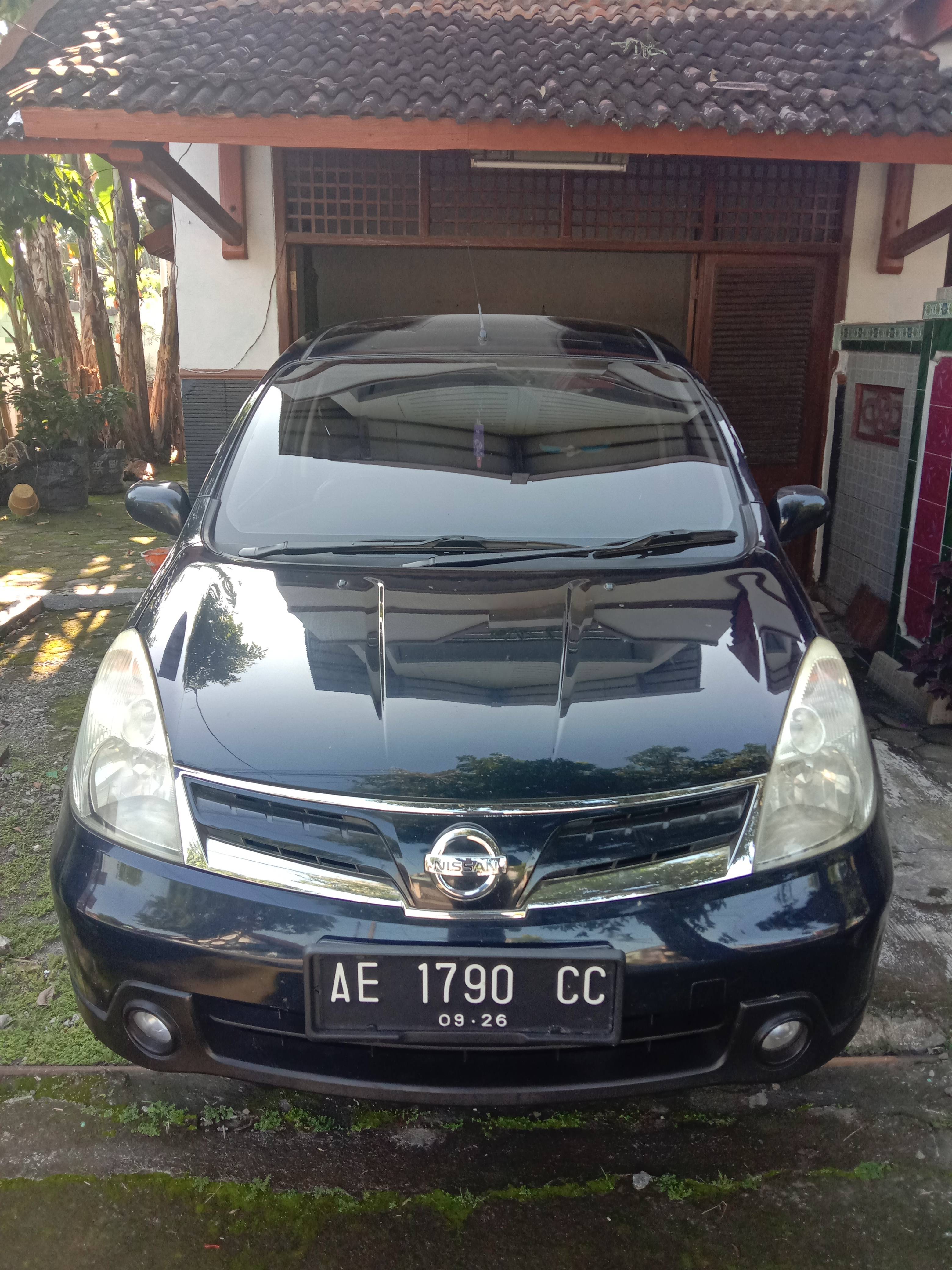 2011 Nissan Grand Livina Bekas 2011 Nissan Grand Livina Bekas