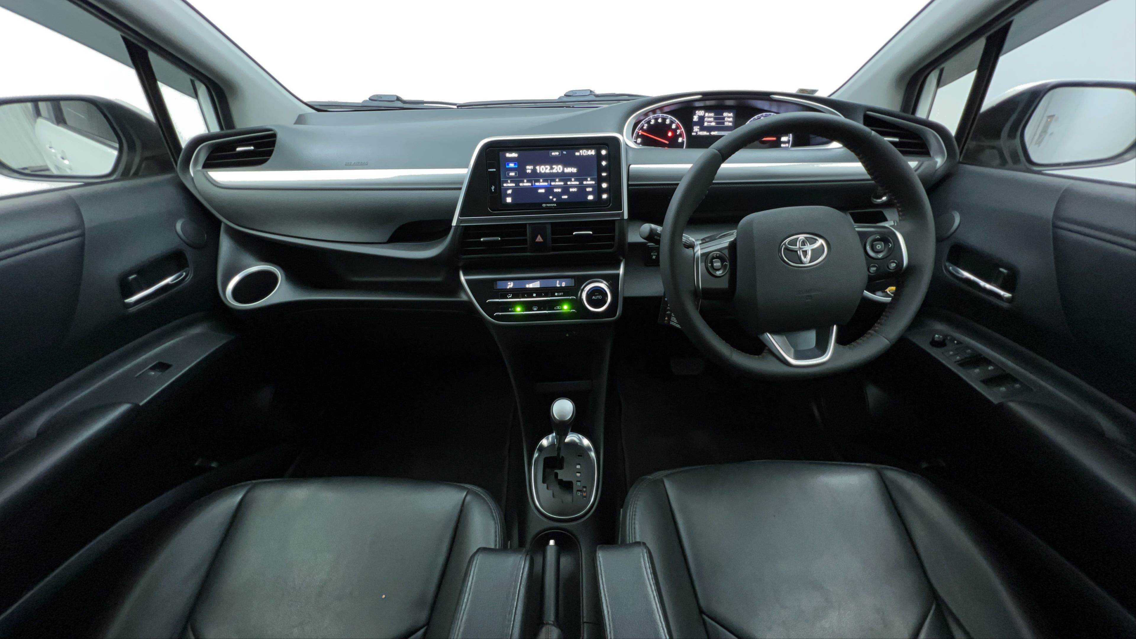 Old 2017 Toyota Sienta 1.5L Q AT 1.5L Q AT