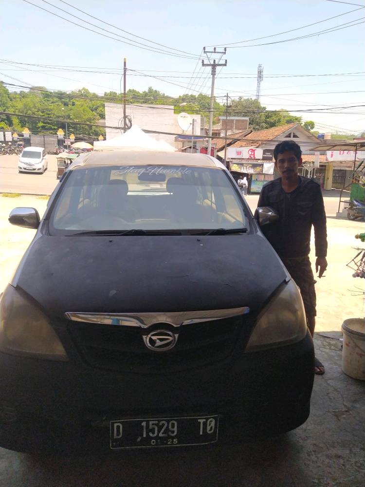 Second Hand 2010 Daihatsu Xenia Second Hand 2010 Daihatsu Xenia