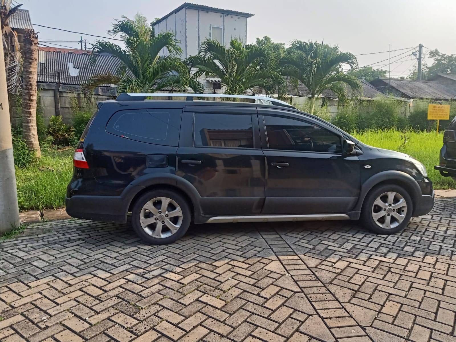 2013 Nissan Grand Livina Bekas 2013 Nissan Grand Livina Bekas