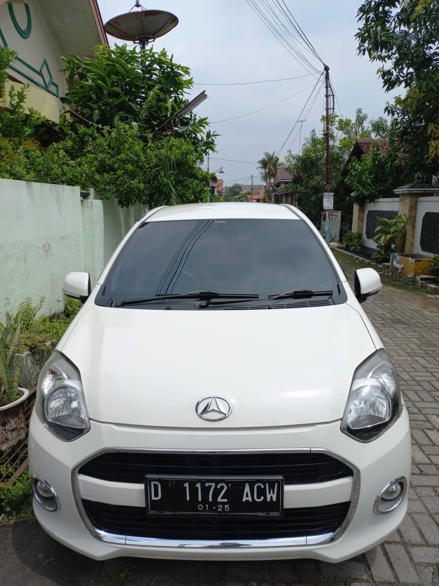 2015 Daihatsu Ayla  1.0 X MT 2015 Daihatsu Ayla  1.0 X MT