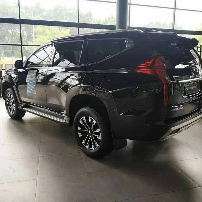 2022 Mitsubishi Pajero Sport Dakar AT 4x2 2022 Mitsubishi Pajero Sport Dakar AT 4x2