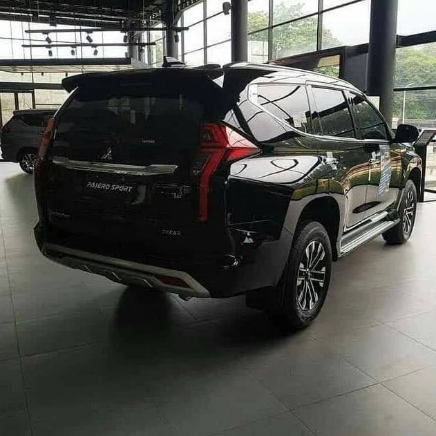 2022 Mitsubishi Pajero Sport Dakar AT 4x2 2022 Mitsubishi Pajero Sport Dakar AT 4x2