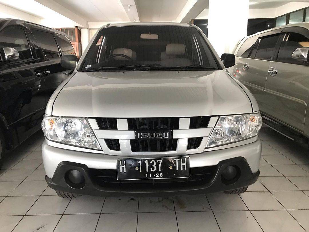 2012 Isuzu Panther Bekas 2012 Isuzu Panther Bekas