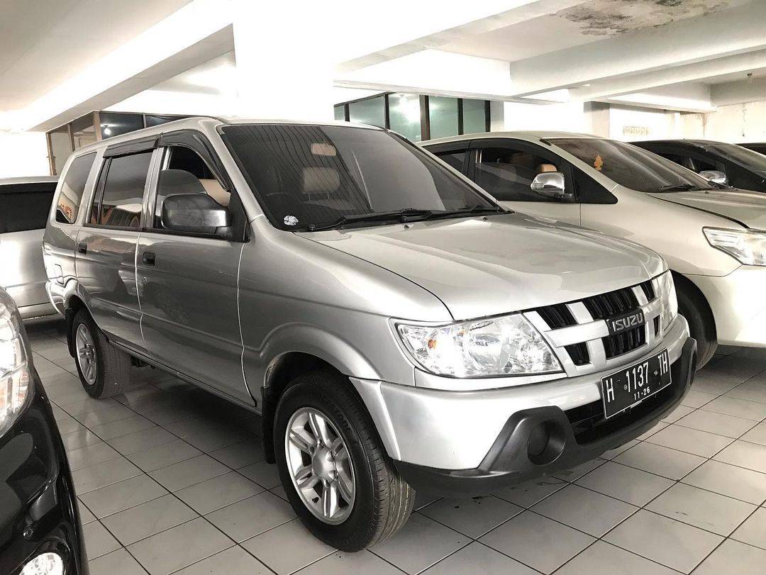 2012 Isuzu Panther 2012 Isuzu Panther