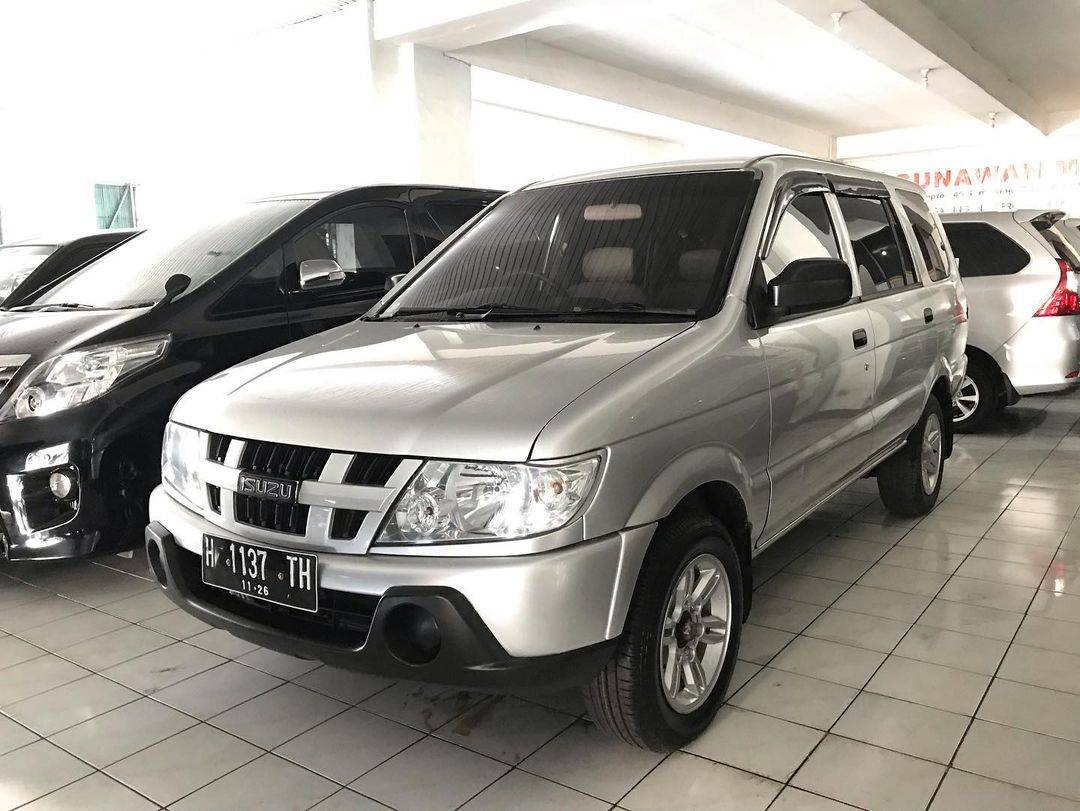 2012 Isuzu Panther 2012 Isuzu Panther