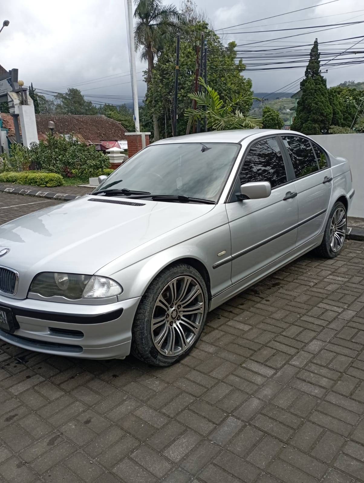 2000 BMW 3 Series Sedan  318iAt 2000 BMW 3 Series Sedan  318iAt