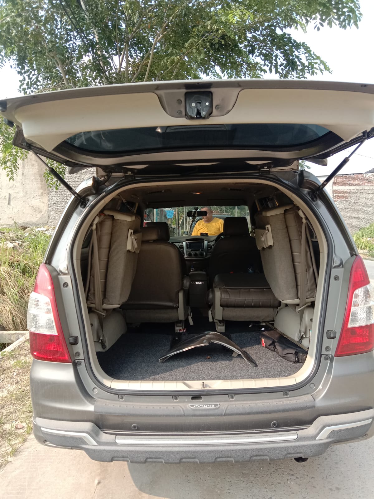 2012 Toyota Kijang Innova 2.0 G AT 2012 Toyota Kijang Innova 2.0 G AT