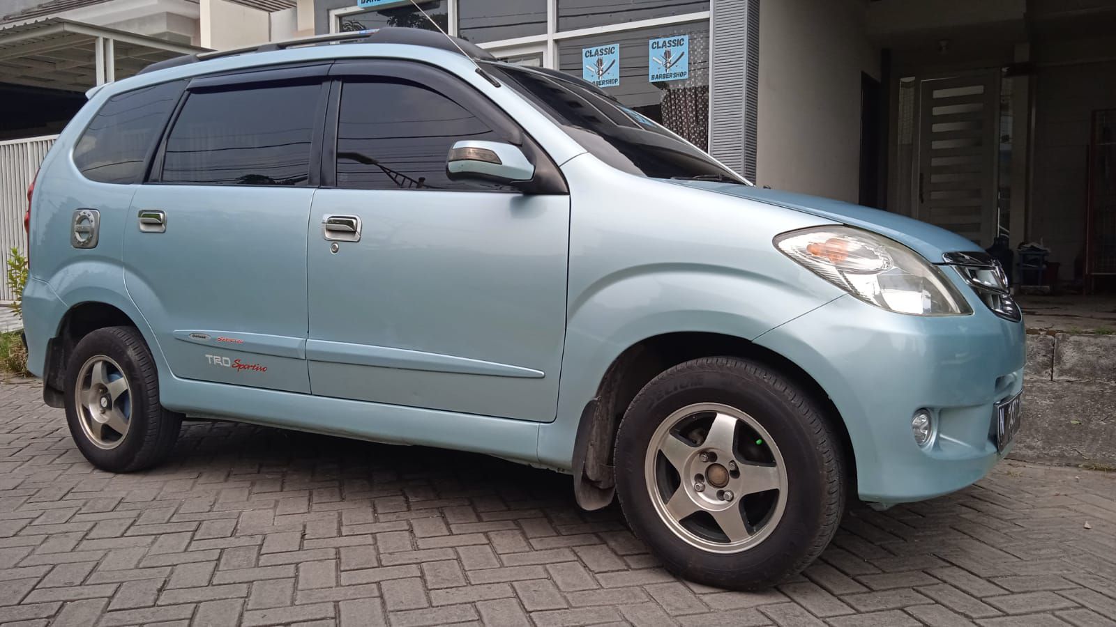 2009 Daihatsu Xenia 1.3 M MT 2009 Daihatsu Xenia 1.3 M MT