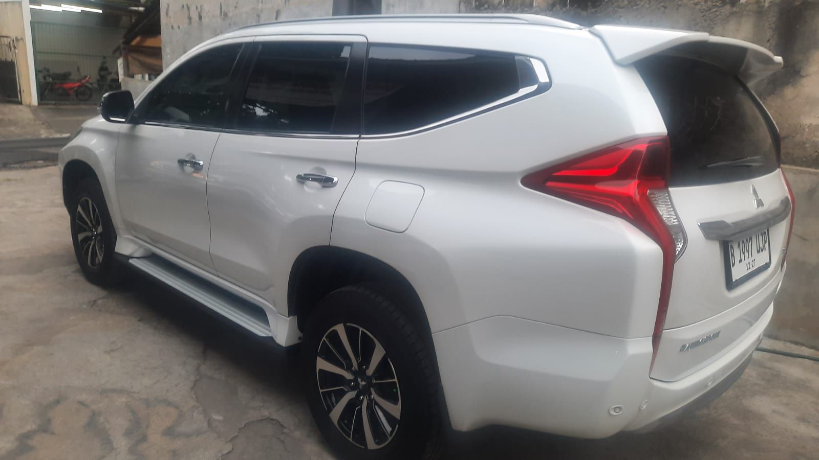 2017 Mitsubishi Pajero Sport  Dakar 4x2 Ultimate 2017 Mitsubishi Pajero Sport  Dakar 4x2 Ultimate