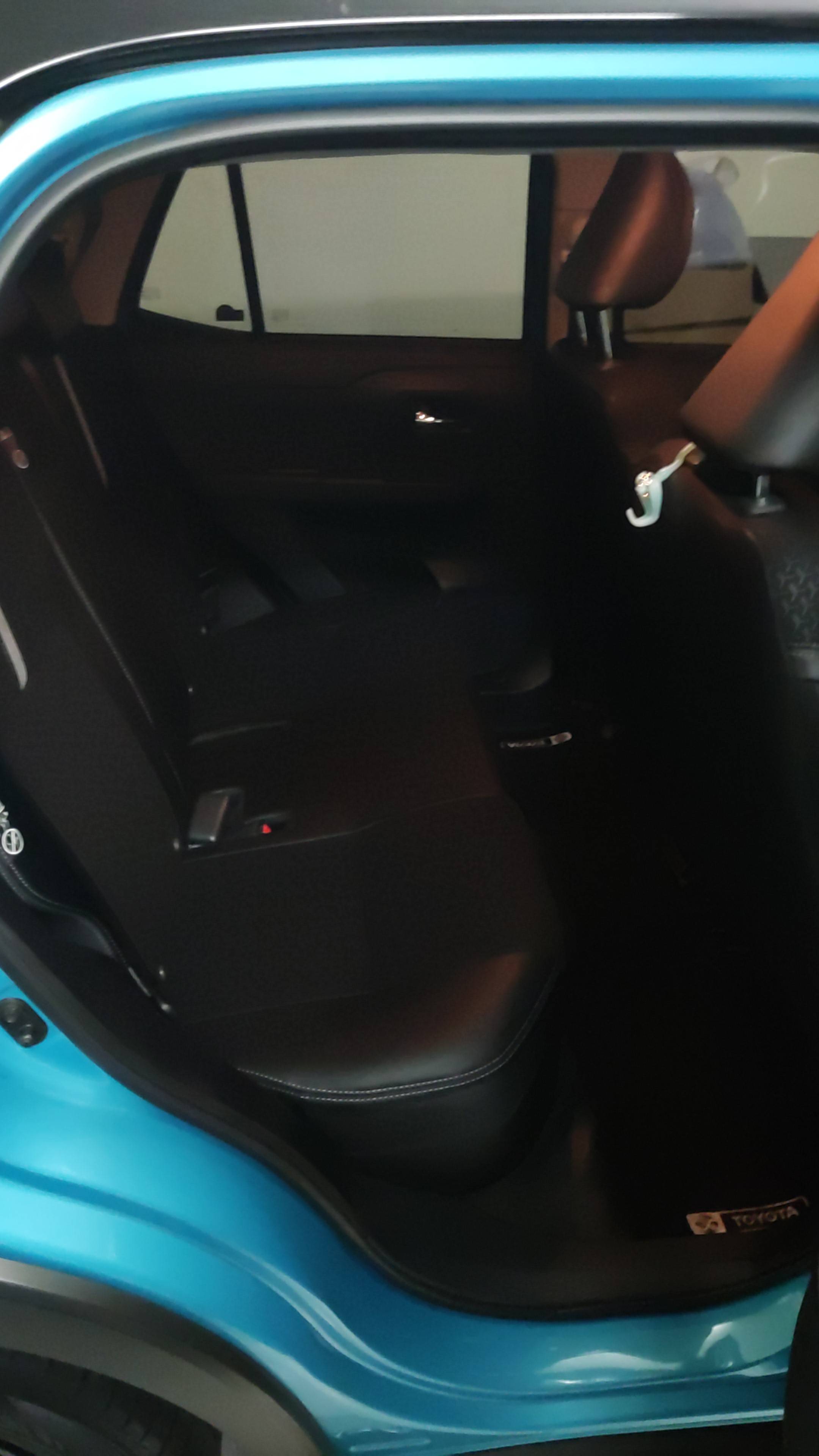 2021 Toyota Raize 1.0T GR CVT TWO TONE 2021 Toyota Raize 1.0T GR CVT TWO TONE