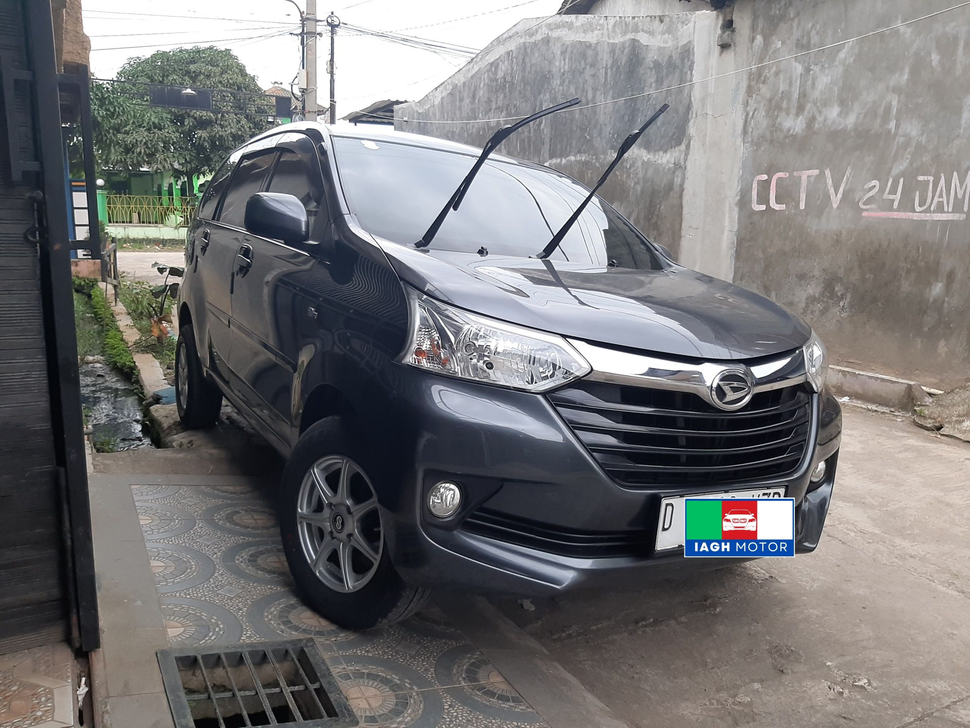 2015 Daihatsu Xenia 1.3 R MT 2015 Daihatsu Xenia 1.3 R MT