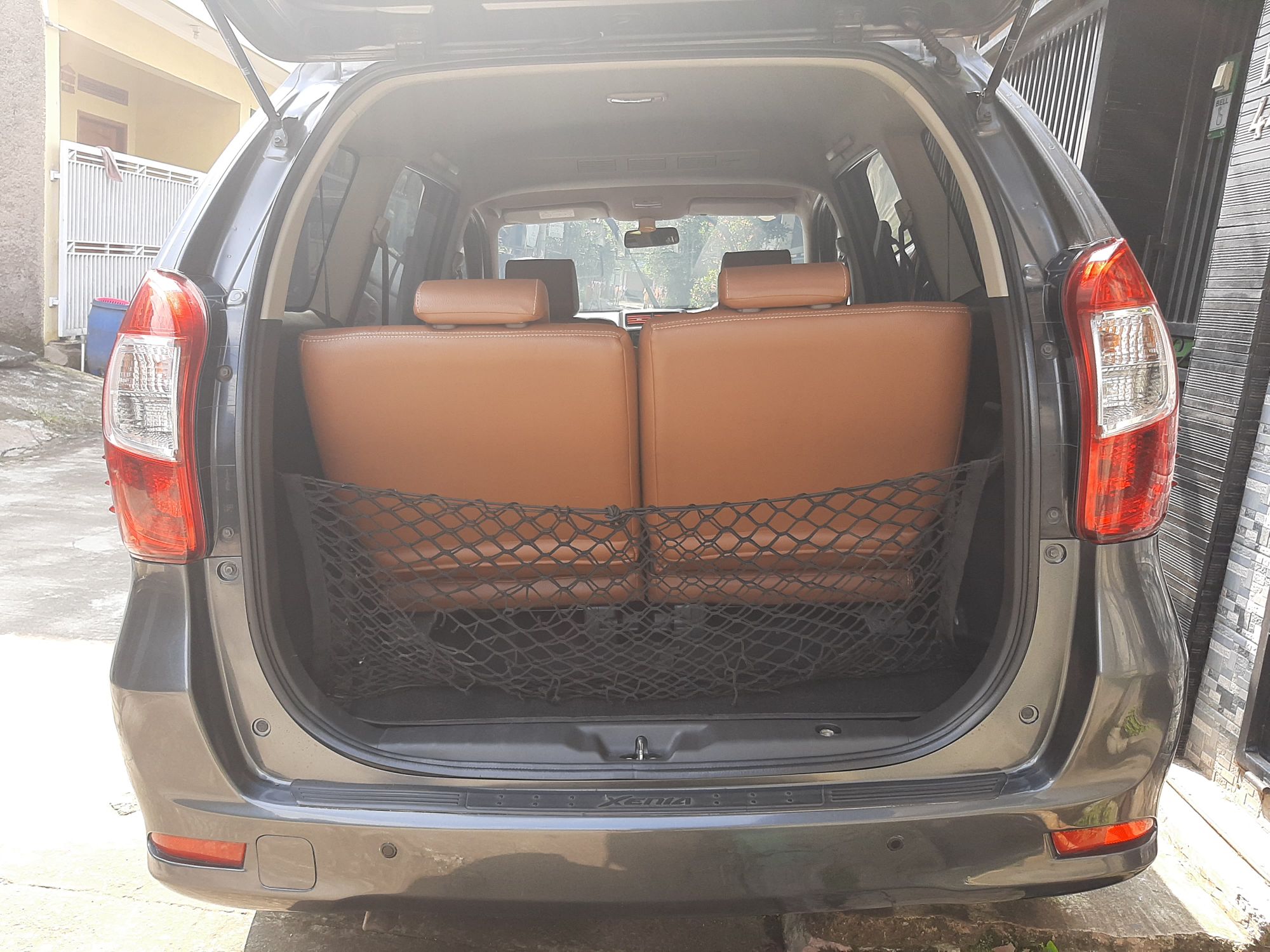 2015 Daihatsu Grand Xenia 1.3 R MT 2015 Daihatsu Grand Xenia 1.3 R MT