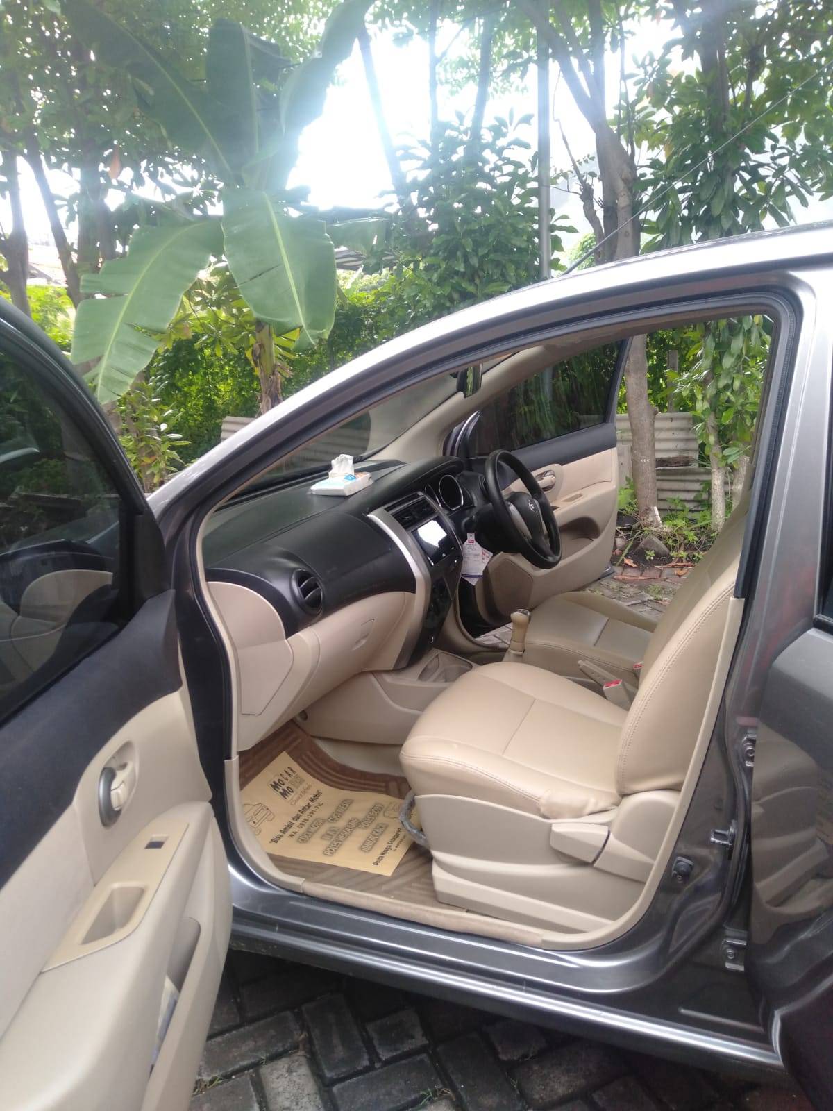 2014 Nissan Grand Livina 1.5 XV MT 2014 Nissan Grand Livina 1.5 XV MT