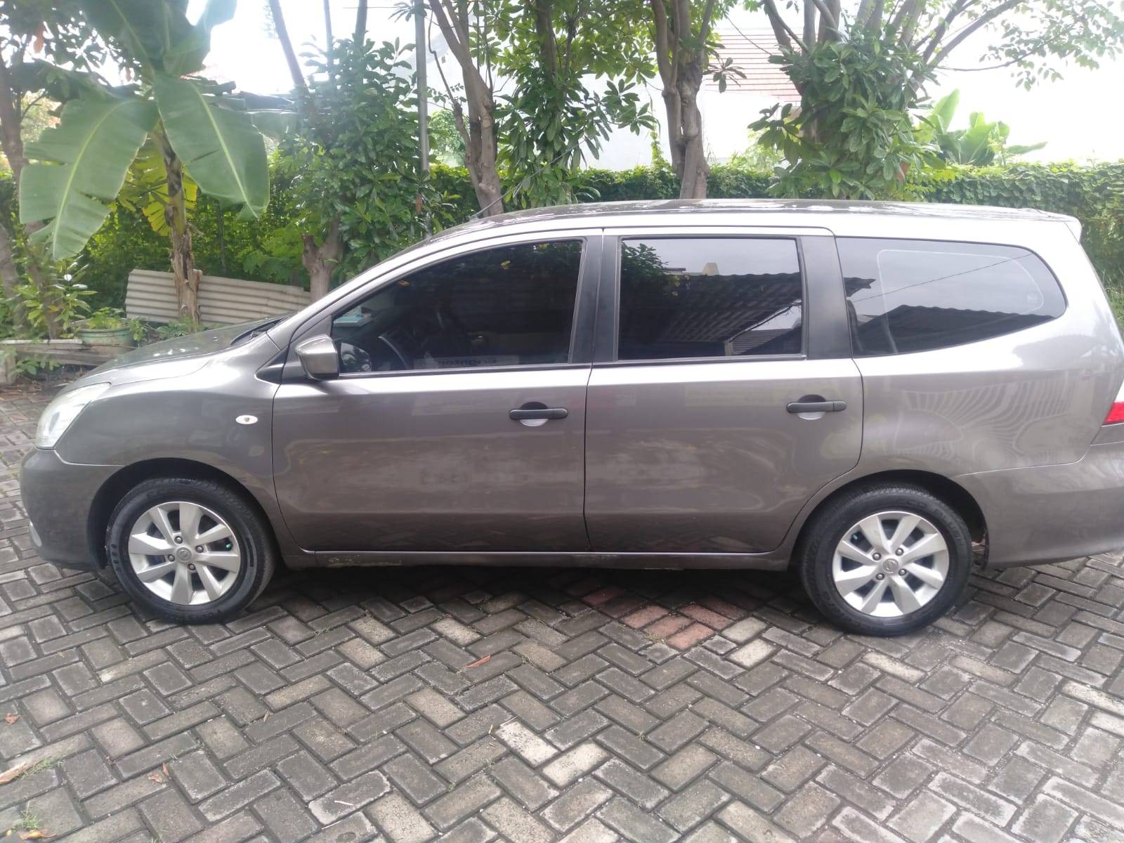 2014 Nissan Grand Livina 1.5 XV MT 2014 Nissan Grand Livina 1.5 XV MT