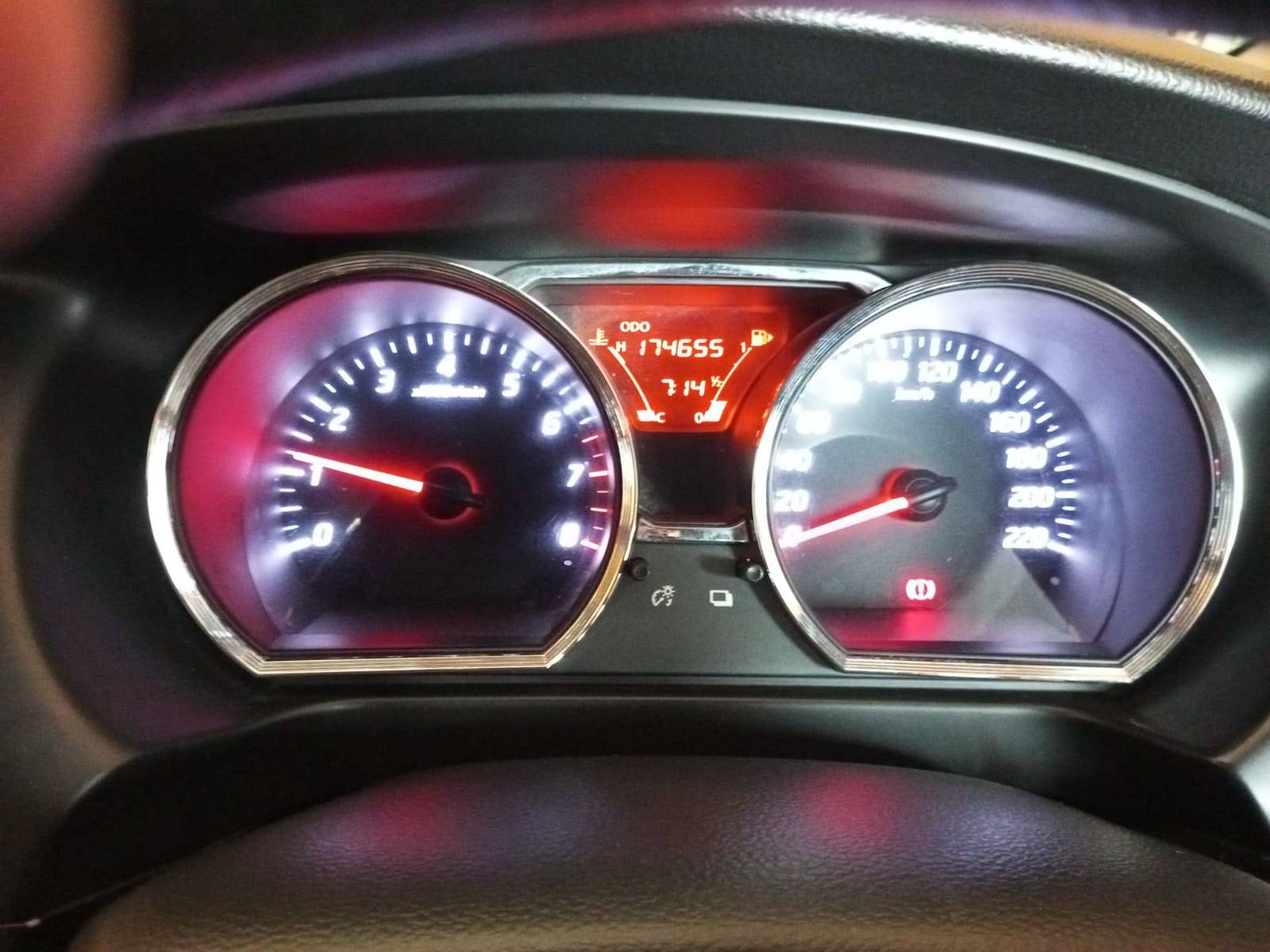 2014 Nissan Grand Livina 1.5 XV MT 2014 Nissan Grand Livina 1.5 XV MT