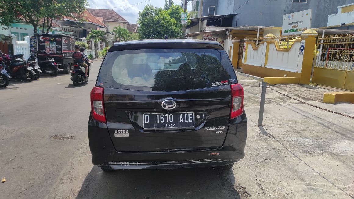 2017 Daihatsu Sigra  1.0 D MT 2017 Daihatsu Sigra  1.0 D MT