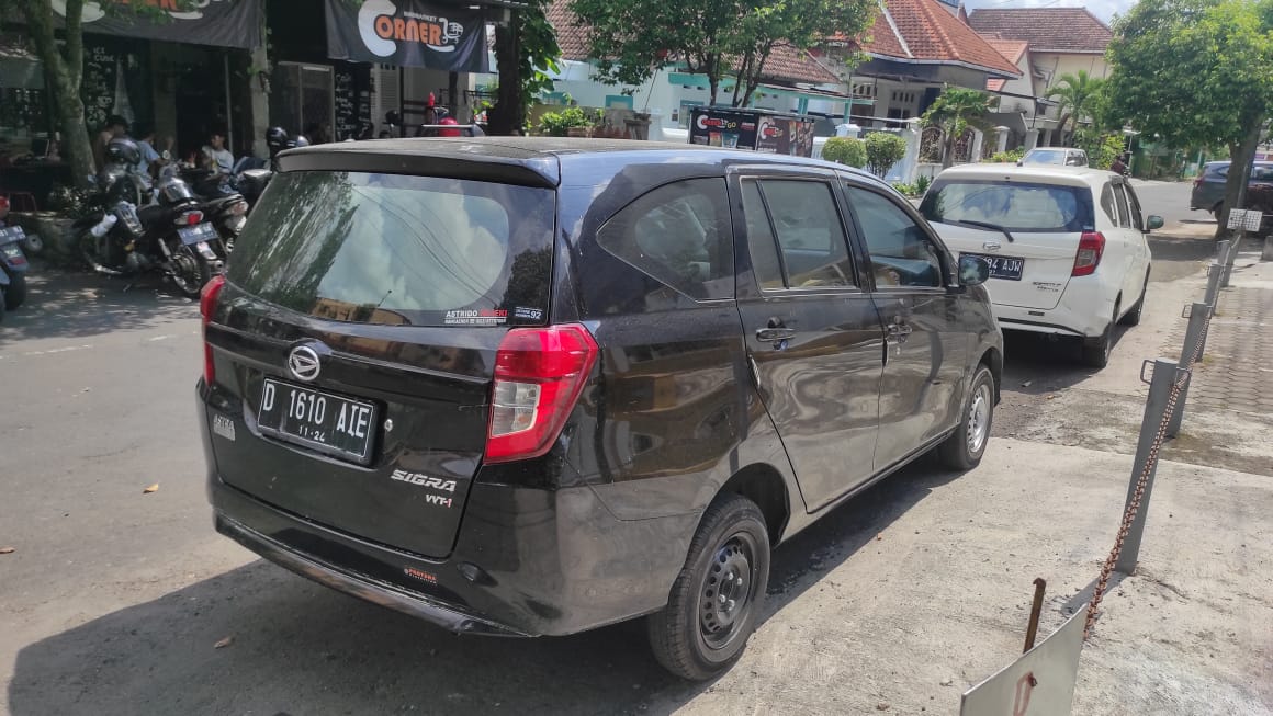 2017 Daihatsu Sigra  1.0 D MT 2017 Daihatsu Sigra  1.0 D MT
