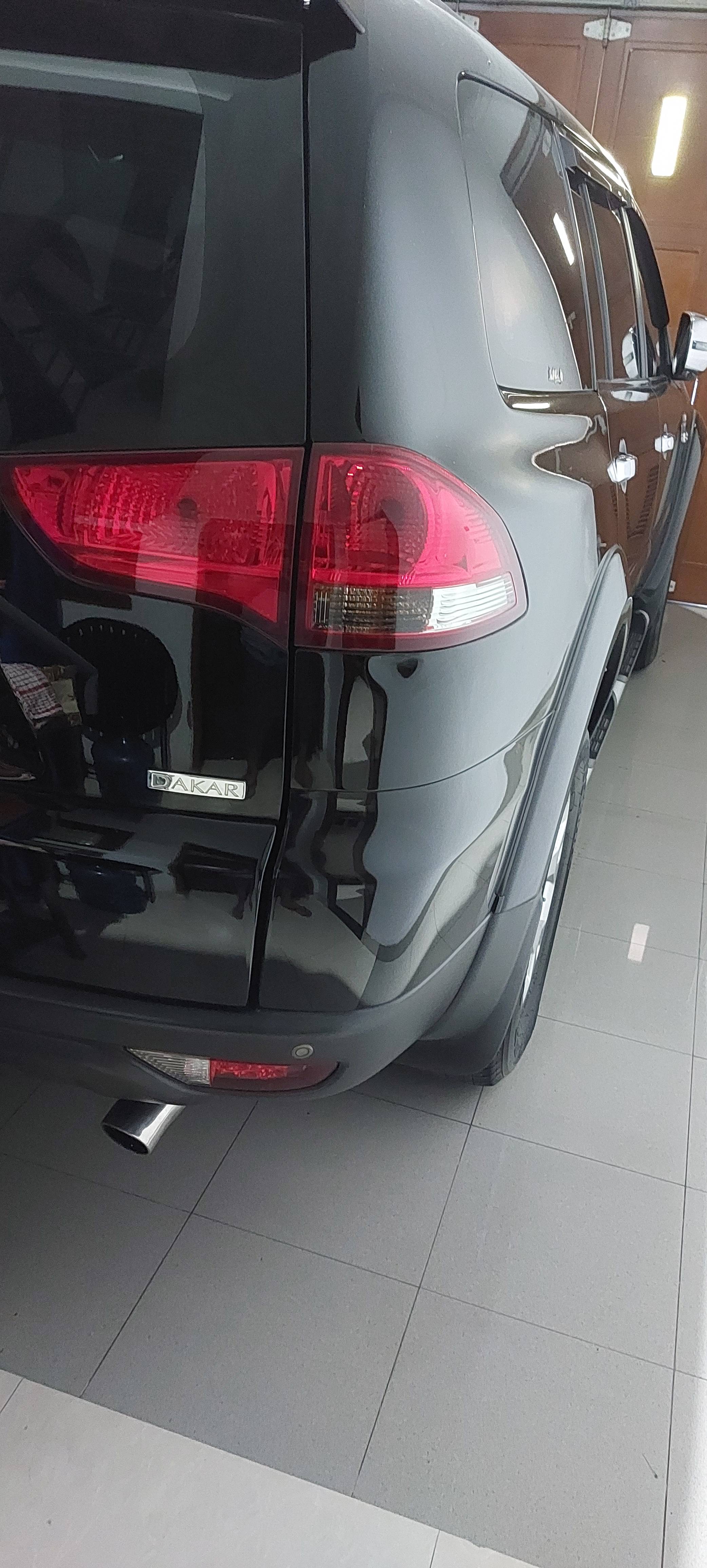 2014 Mitsubishi Pajero Sport Dakar AT 4x2 Bekas 2014 Mitsubishi Pajero Sport Dakar AT 4x2 Bekas