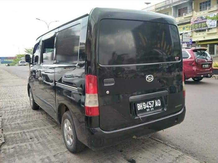 2011 Daihatsu Gran Max MB 1.3L D FF AMBULANCE FH 2011 Daihatsu Gran Max MB 1.3L D FF AMBULANCE FH