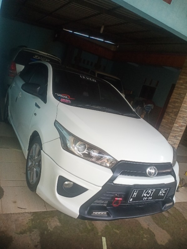 2016 Toyota Yaris G M/T 3 AB