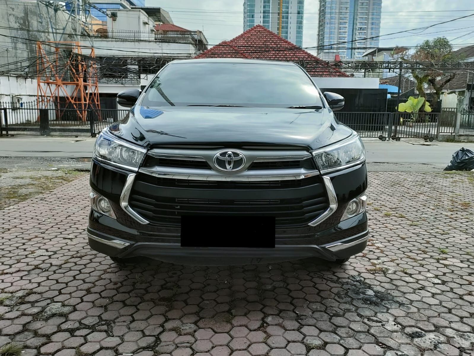 2020 Toyota Kijang Innova REBORN 2.4 G AT DIESEL REBORN 2.4 G AT DIESEL bekas