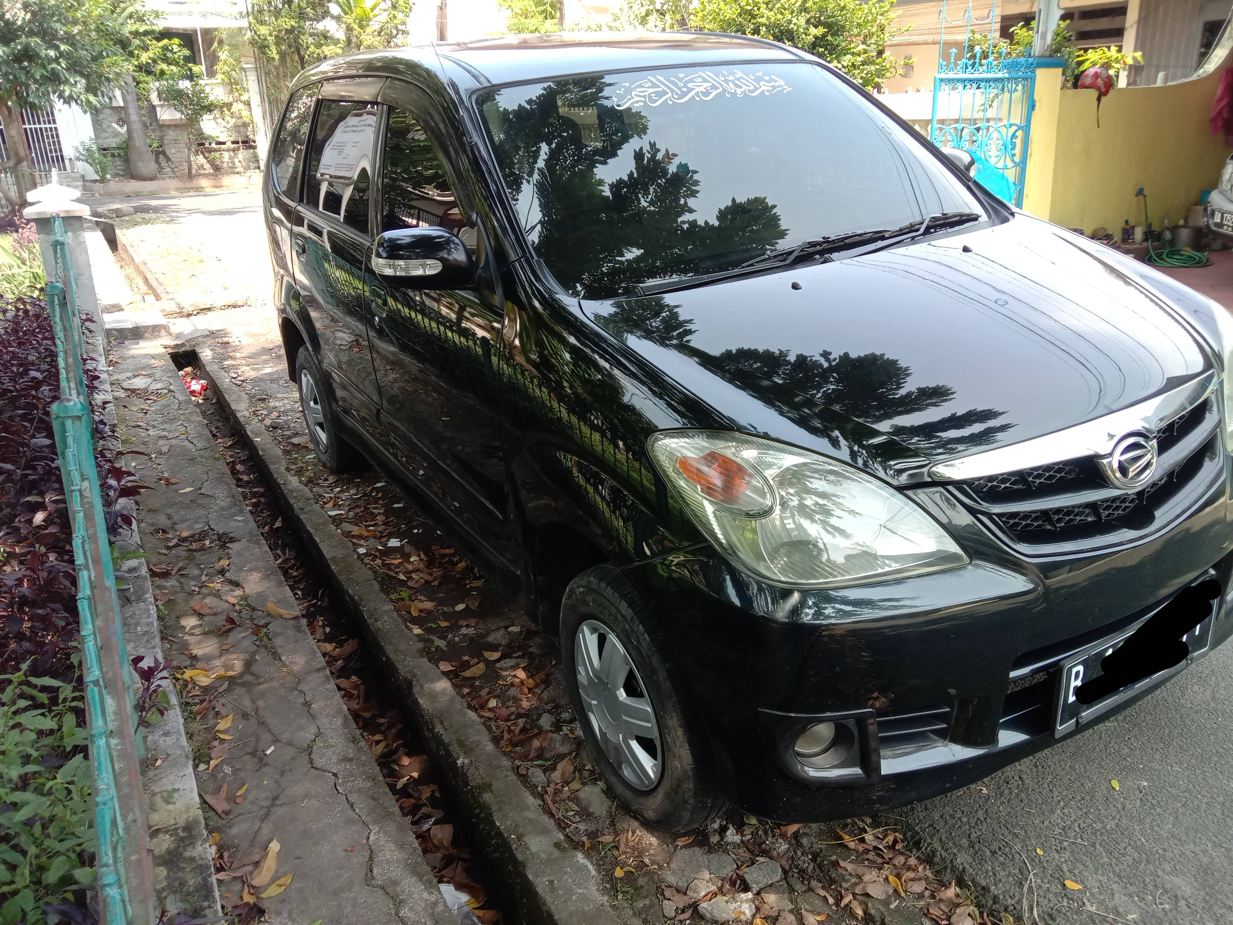 2011 Daihatsu Xenia  R MT DELUXE 2011 Daihatsu Xenia  R MT DELUXE