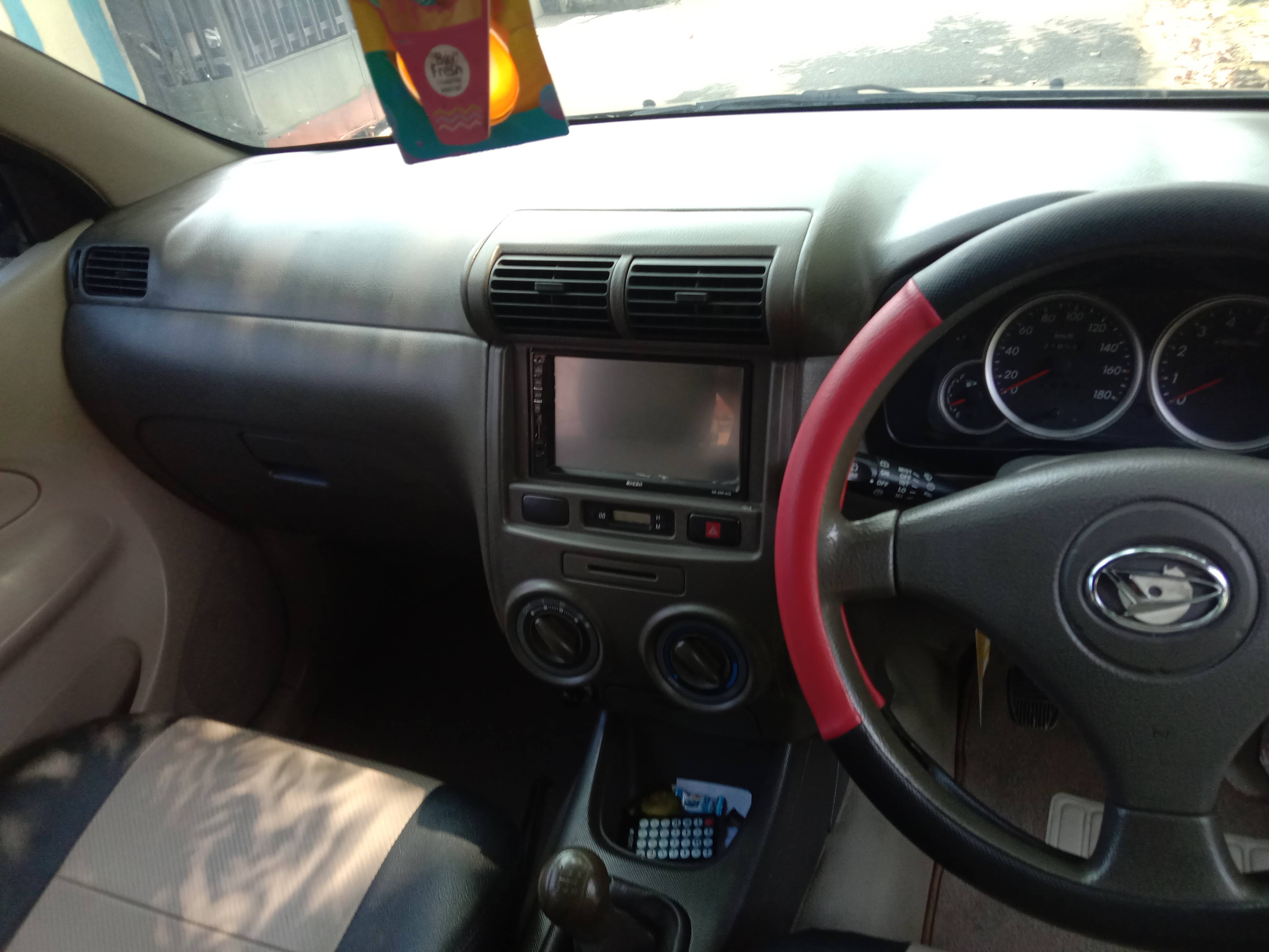 2011 Daihatsu Xenia  R MT DELUXE 2011 Daihatsu Xenia  R MT DELUXE