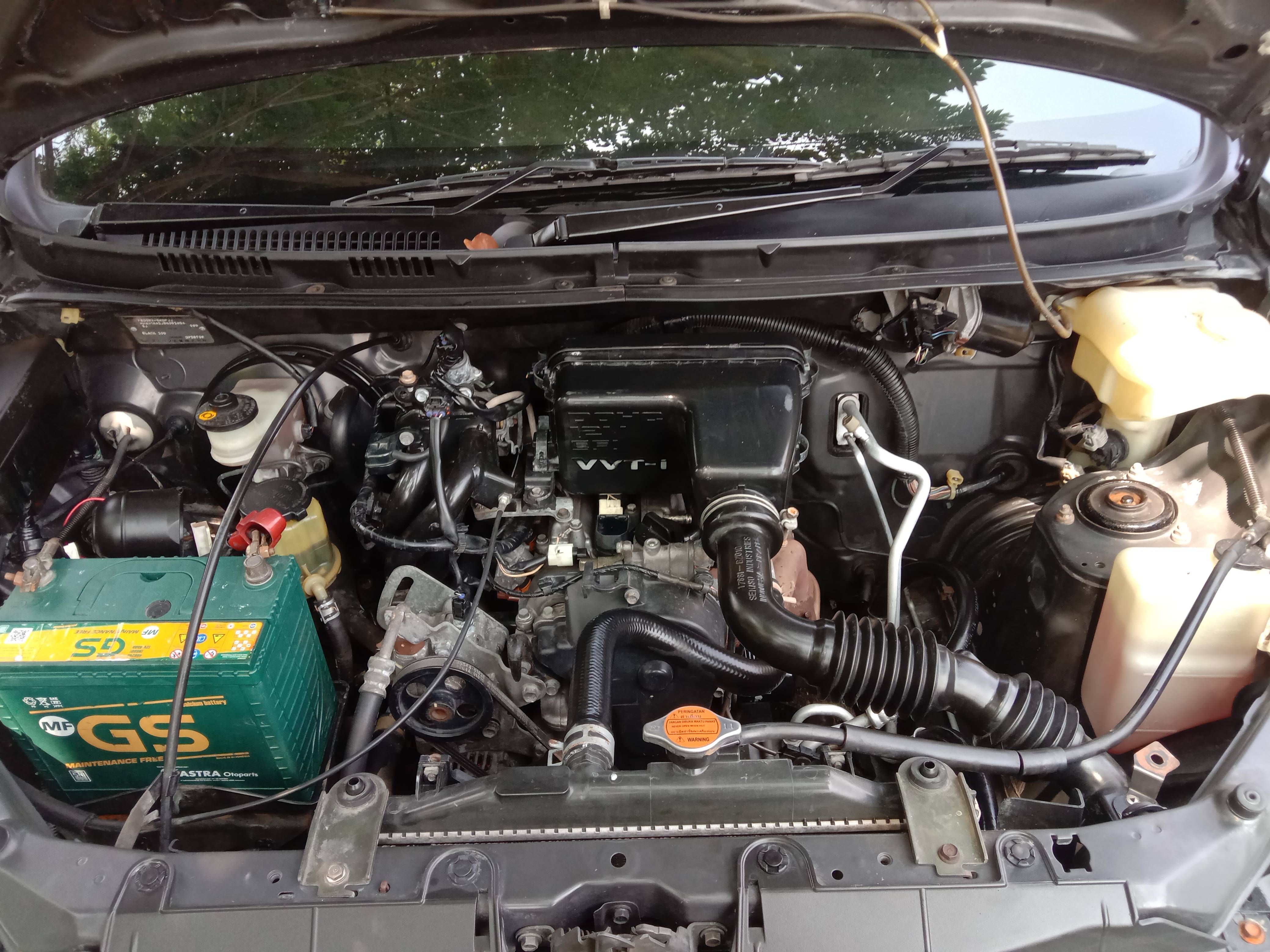 2011 Daihatsu Xenia  R MT DELUXE 2011 Daihatsu Xenia  R MT DELUXE