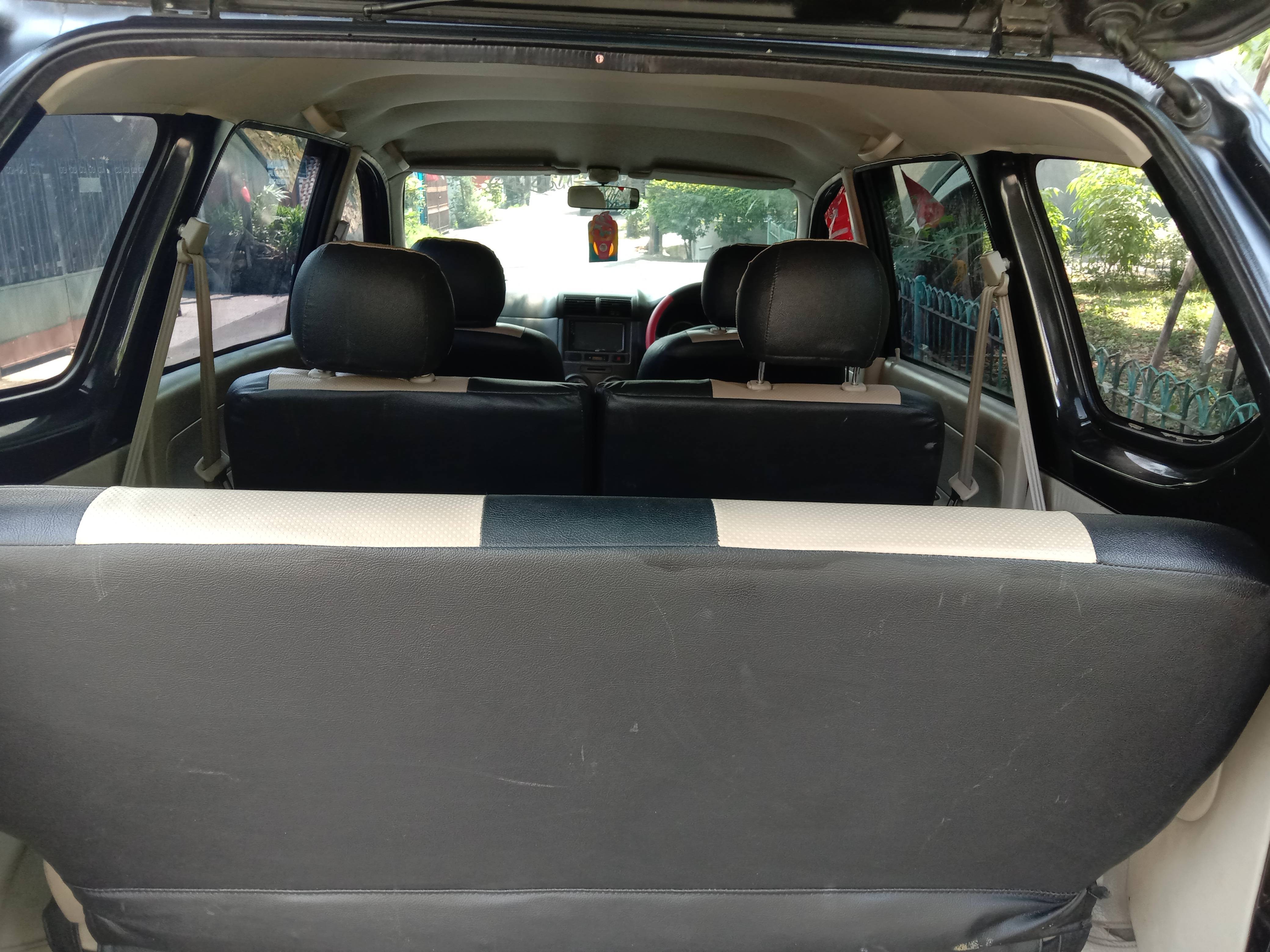 2011 Daihatsu Xenia  R MT DELUXE 2011 Daihatsu Xenia  R MT DELUXE