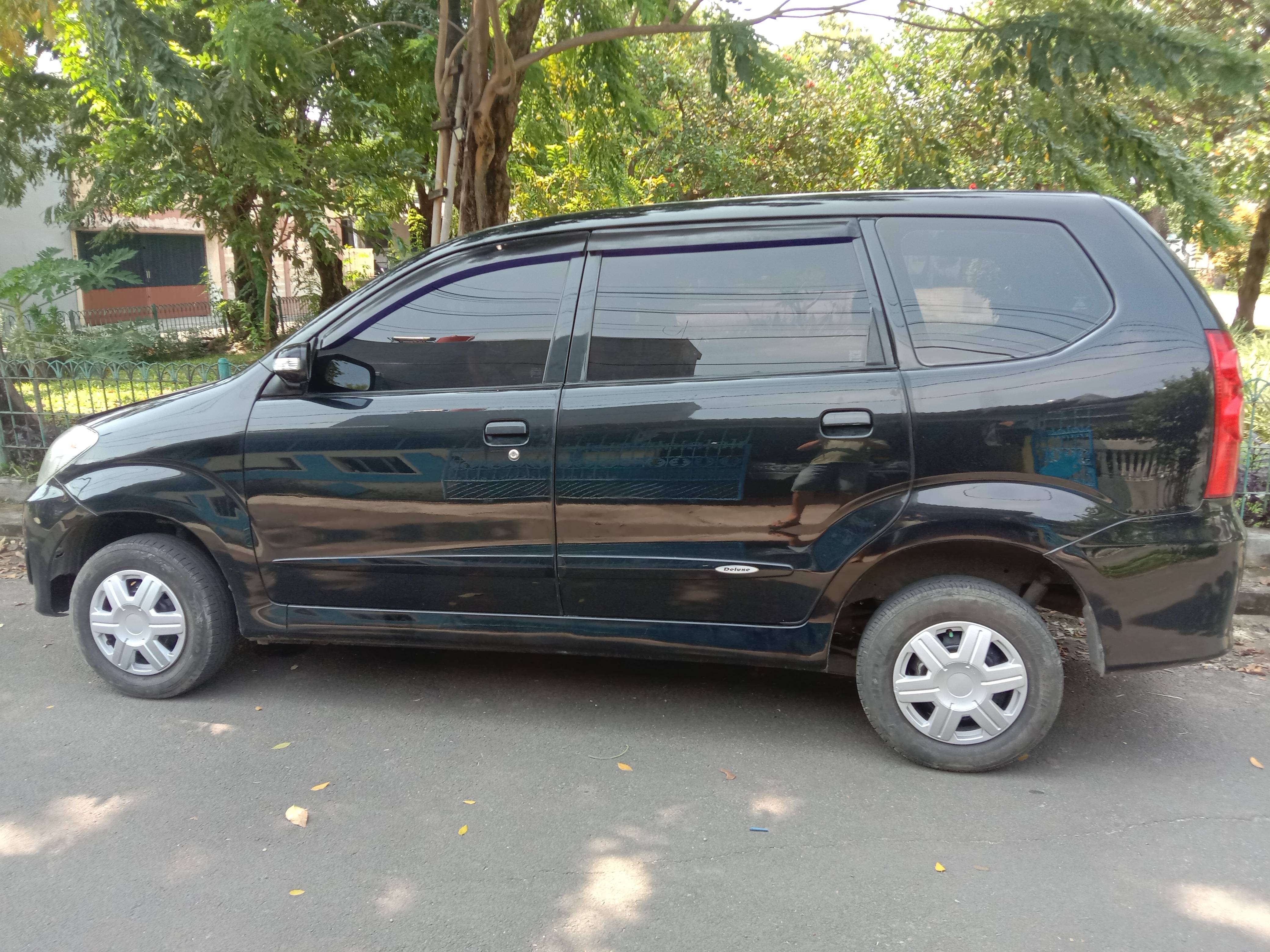 2011 Daihatsu Xenia  R MT DELUXE 2011 Daihatsu Xenia  R MT DELUXE