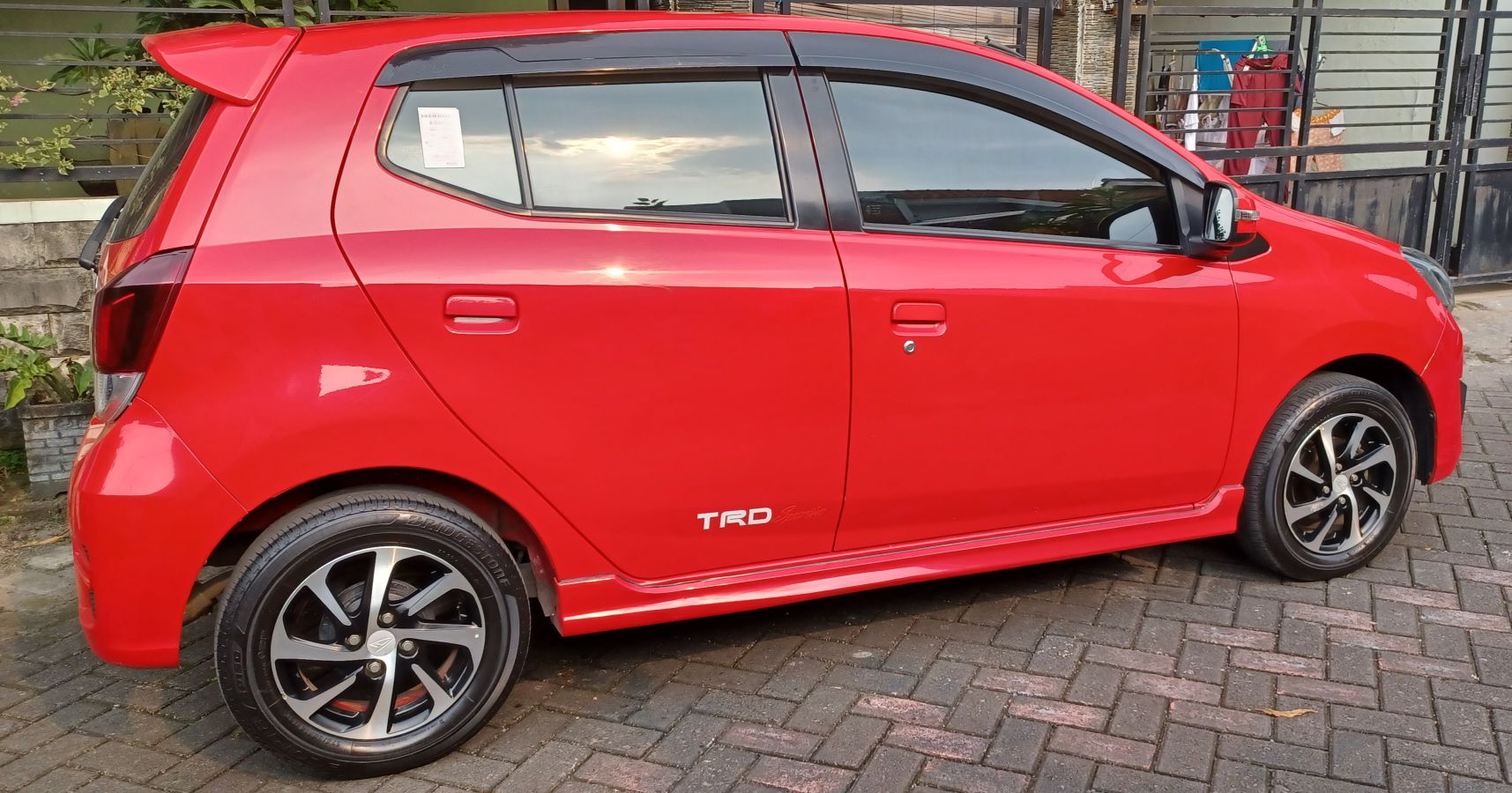 2017 Daihatsu Ayla 1.2L R MT ADS 2017 Daihatsu Ayla 1.2L R MT ADS