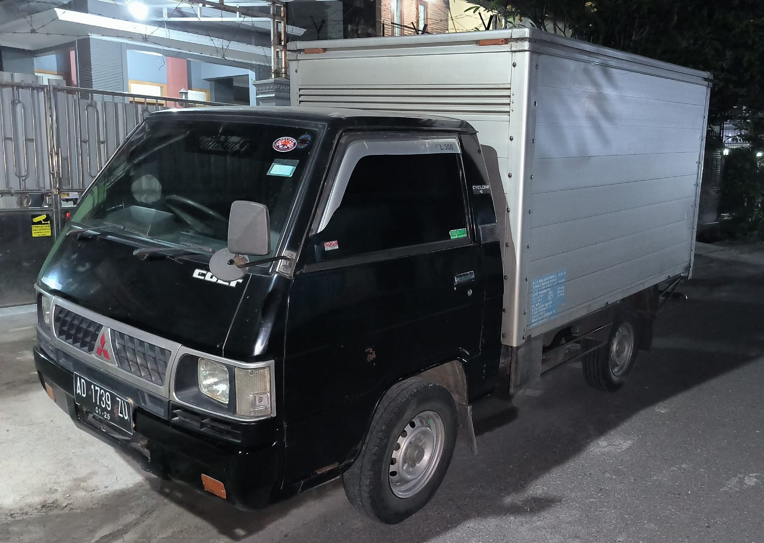 2014 Mitsubishi L300  2.5L Pick Up Box MT 2014 Mitsubishi L300  2.5L Pick Up Box MT