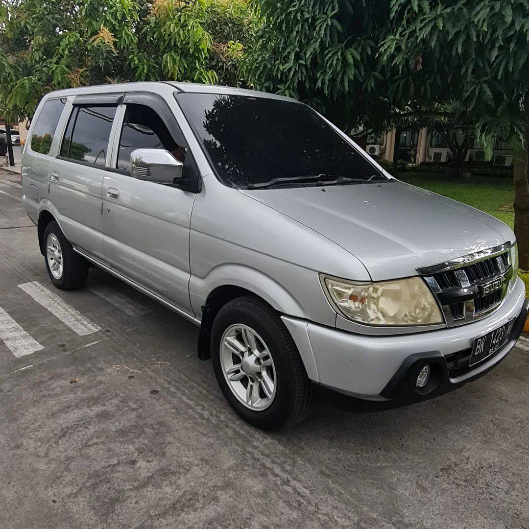 2010 Isuzu Panther 2010 Isuzu Panther