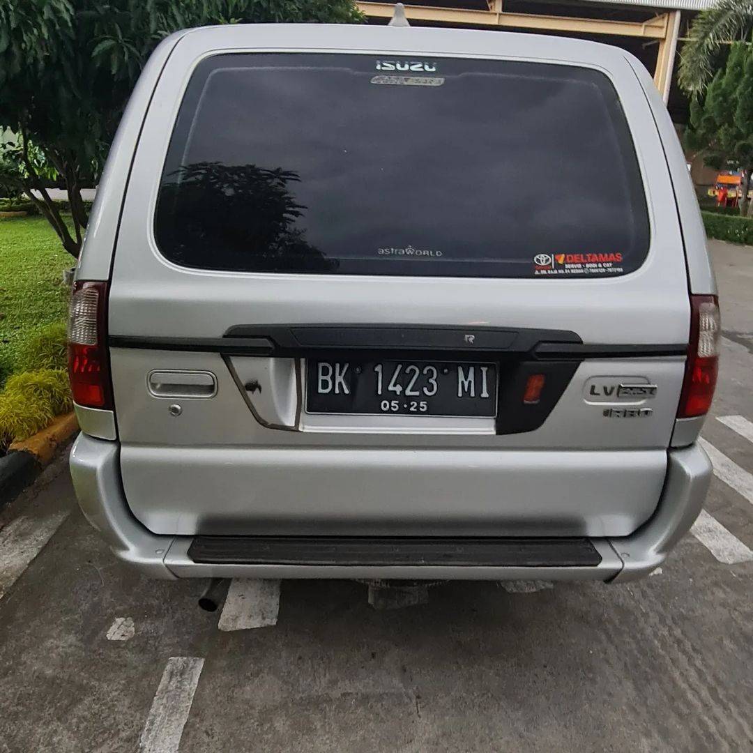 2010 Isuzu Panther 2010 Isuzu Panther