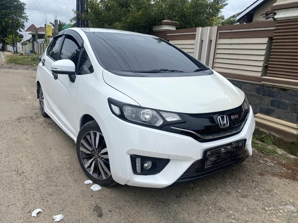Second Hand 2015 Honda Jazz RS CVT Second Hand 2015 Honda Jazz RS CVT